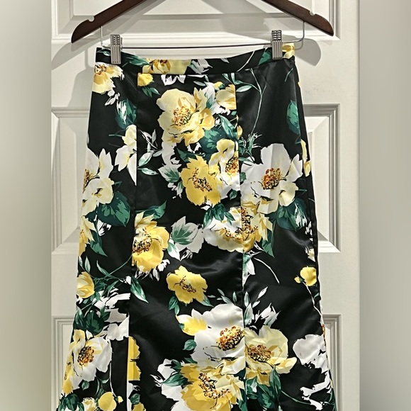 ✨XSCAPE Floral Full Length Mermaid Skirt - Picture 9 of 12